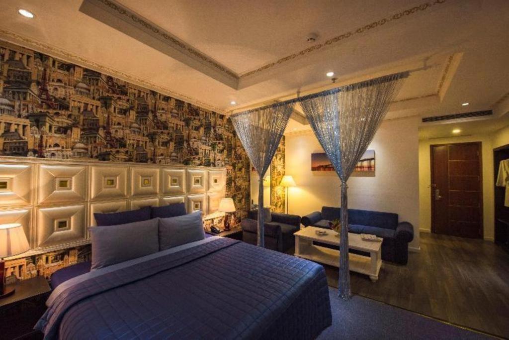 Golden Crown Hotel Saigon Ho Chi Minh City Exterior photo